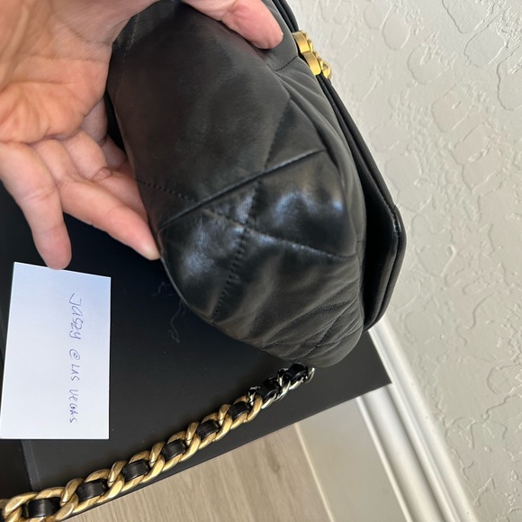 -SOLD- 💯Authentic Chanel 19 Small - Picture 4 of 15